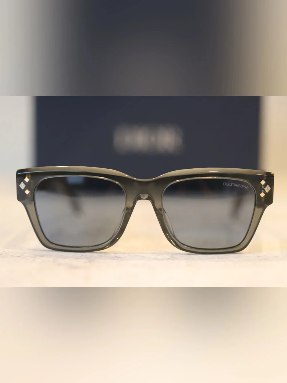 Dior Men’s CD Diamond S1I Light Green Frame/Blue Lens Sunglasses (New)